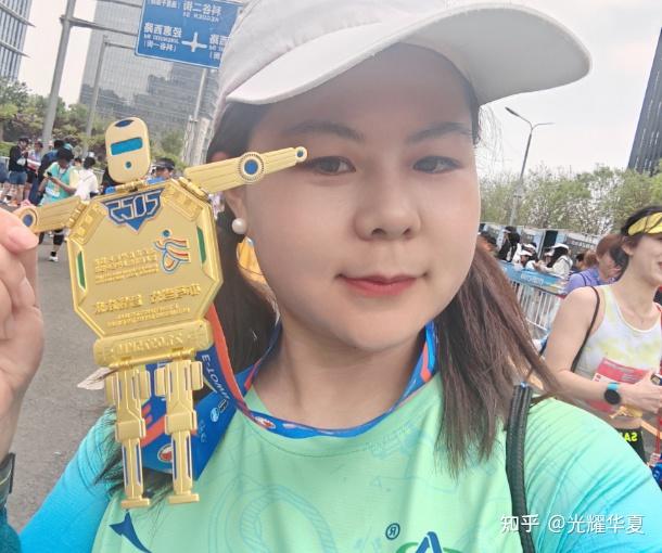 与机器人同行 以奔跑诠释使命 刘保果半马突破背后的科技与情怀 - 知乎