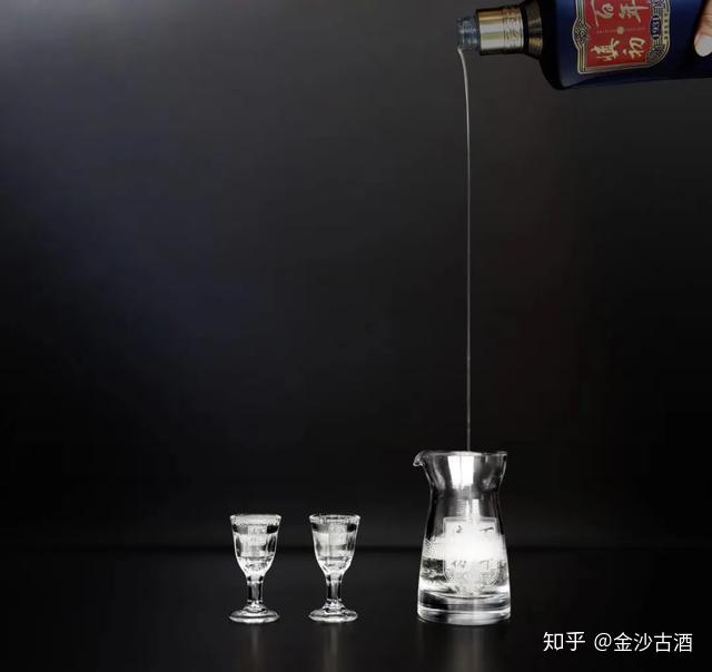 别人为你斟酒,记得行“叩指礼”~ 「金沙古酒」 - 知乎