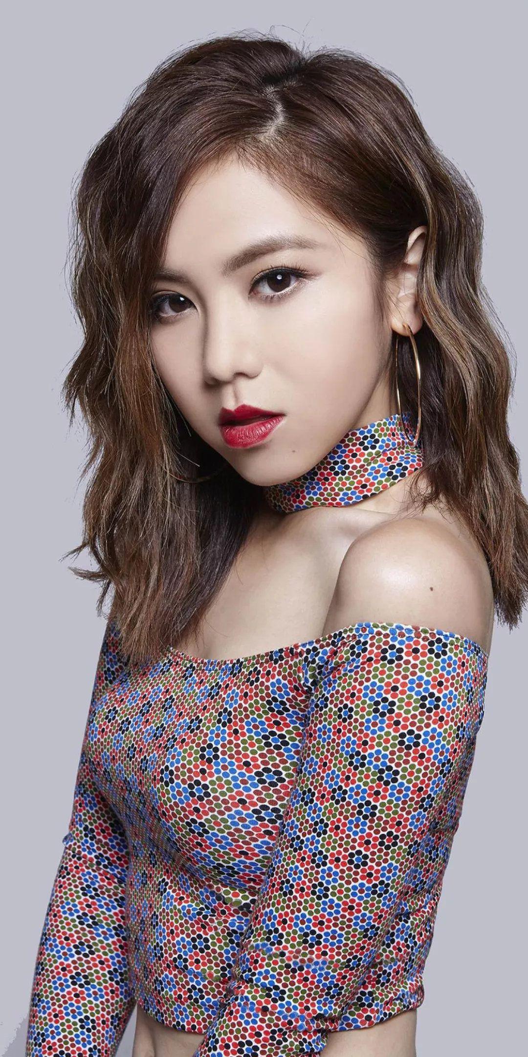 有适合全面屏的邓紫棋壁纸吗