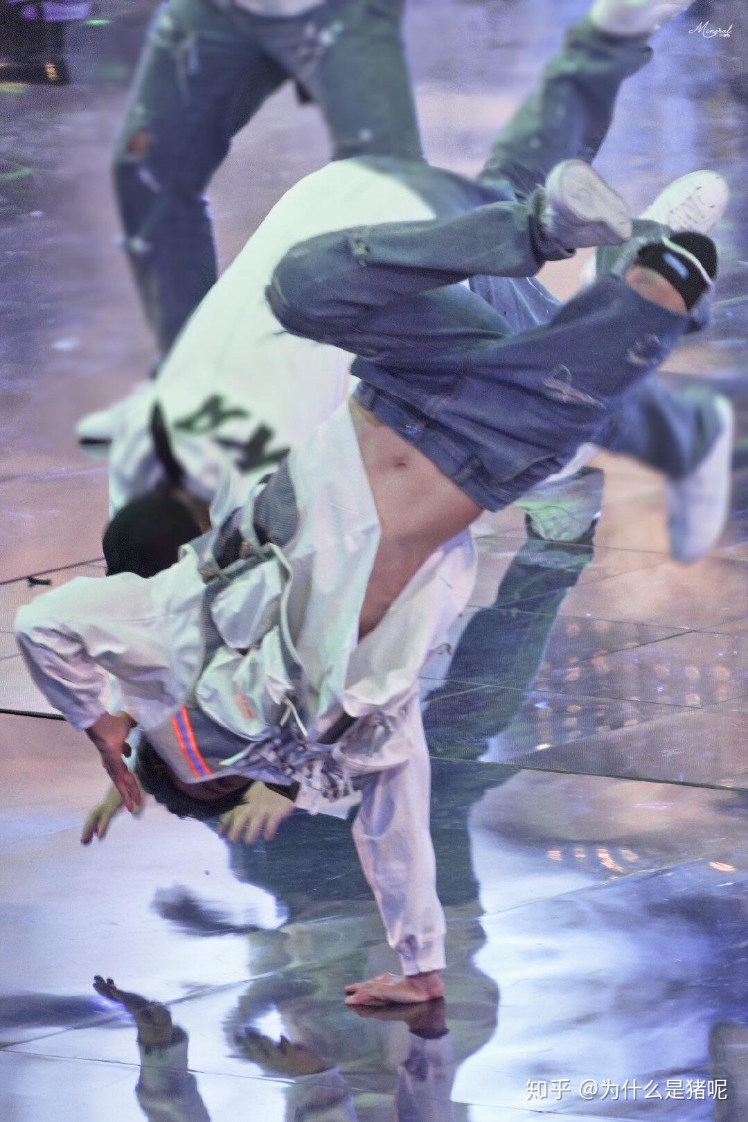 如何评价王一博的身材