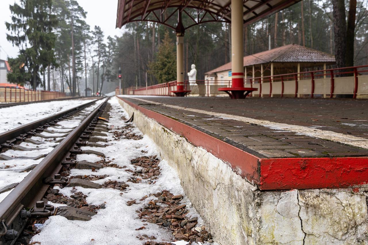 2. 轨道固定安装