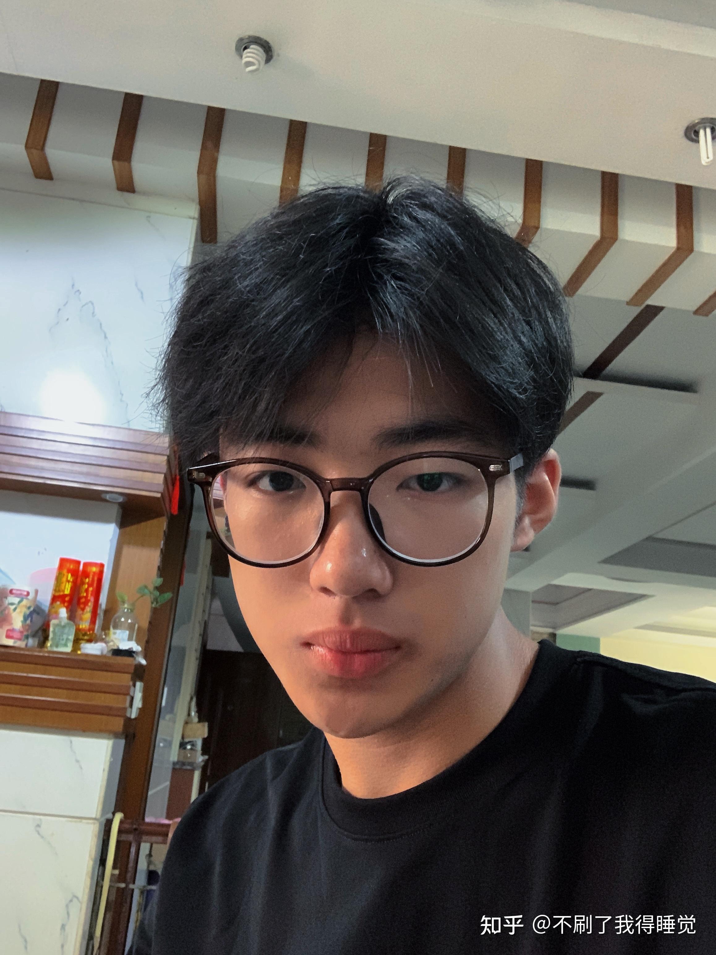 嘴唇厚的男生真的很丑吗? - 知乎