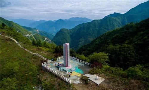 鸡鸣一声听三省:"国心"镇坪,古盐道穿越全境,化龙山横亘千里,美在自然