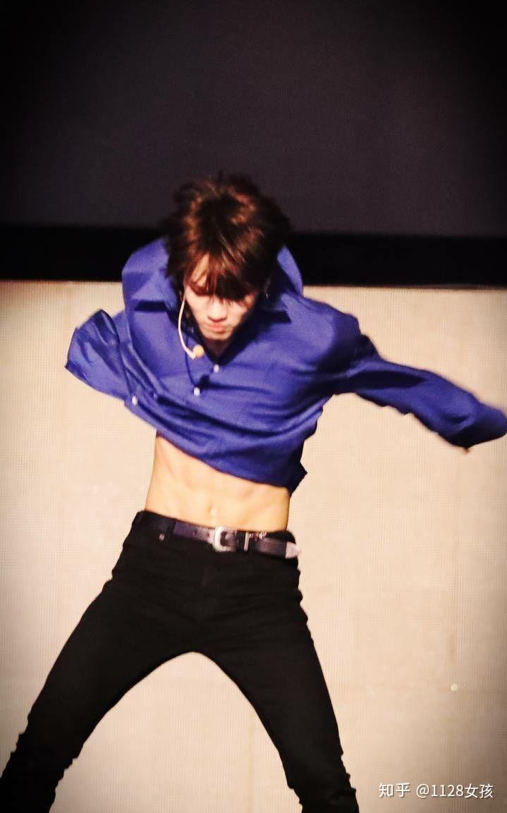 林彦俊的腹肌有多好看? - 知乎