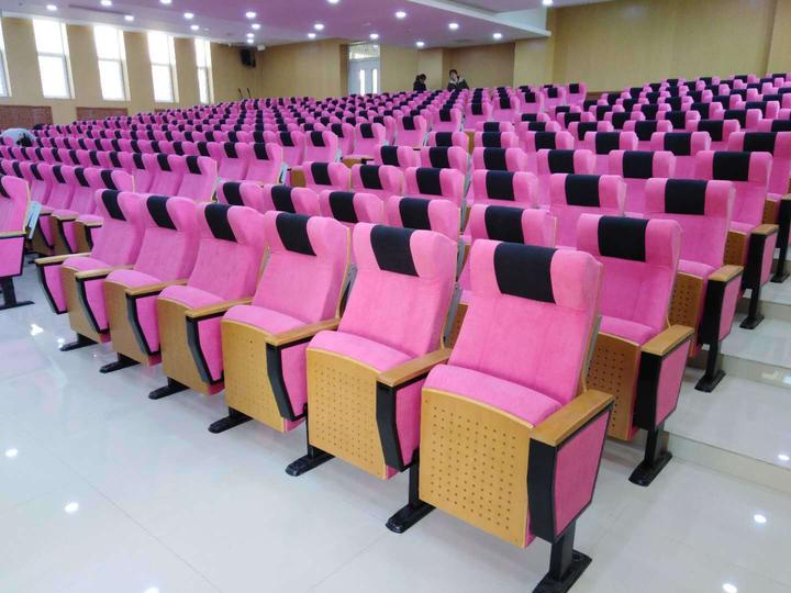 礼堂椅效果图在设计时应注意什么