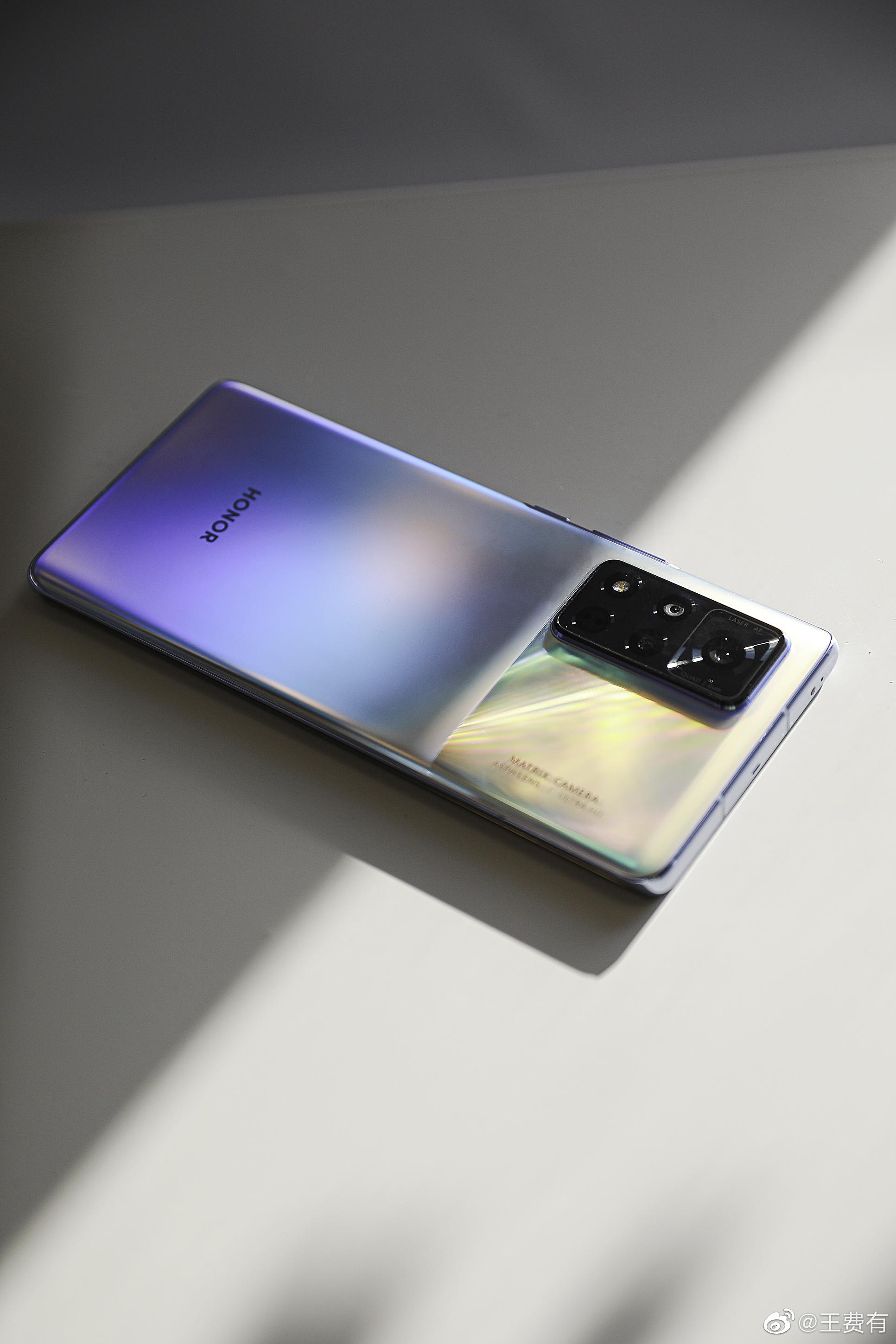 如何看待荣耀v40价格疑似被曝3999元