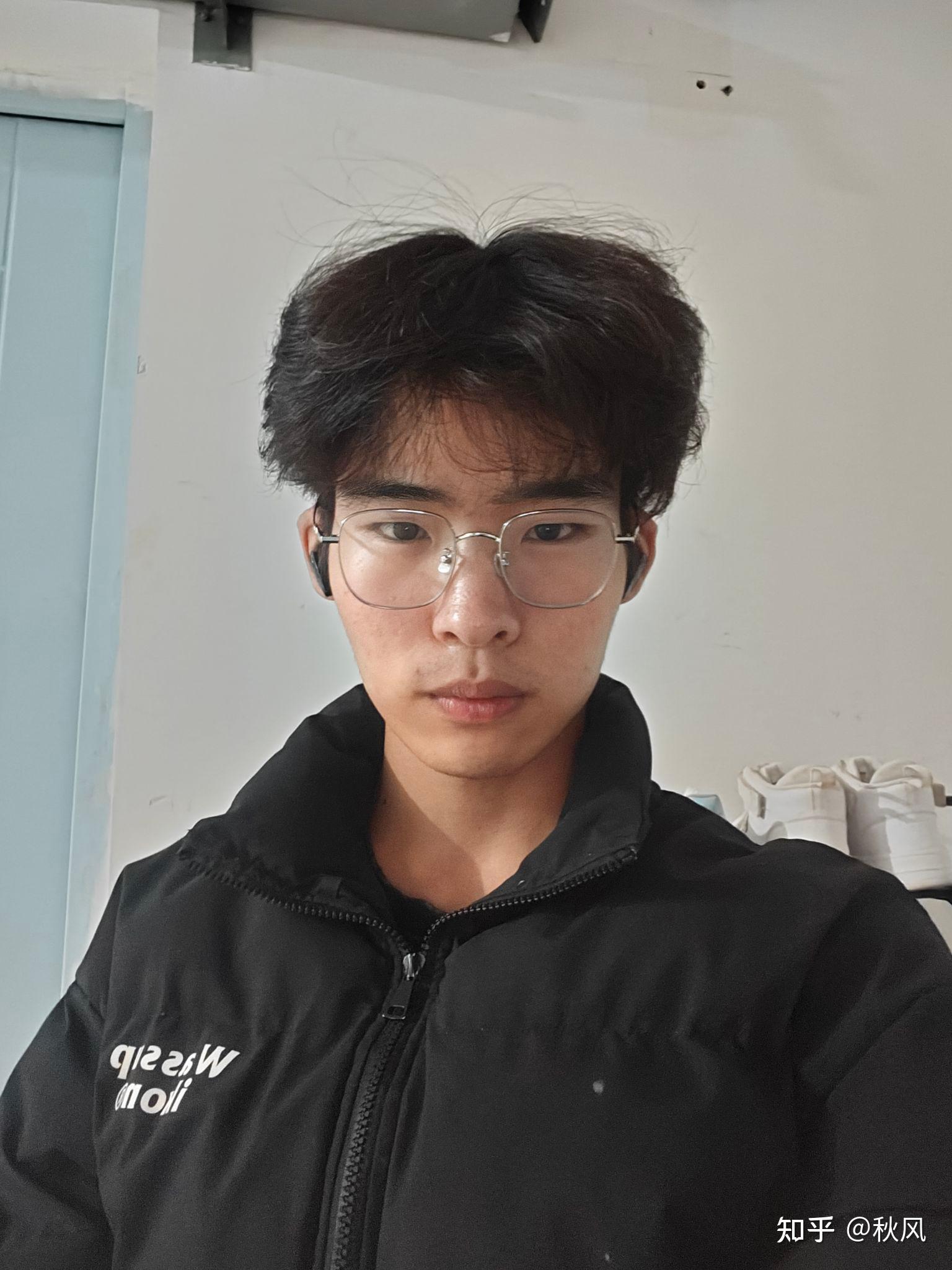 有没有长得丑的男生照片分享一下.我想知道什么样算丑 ?