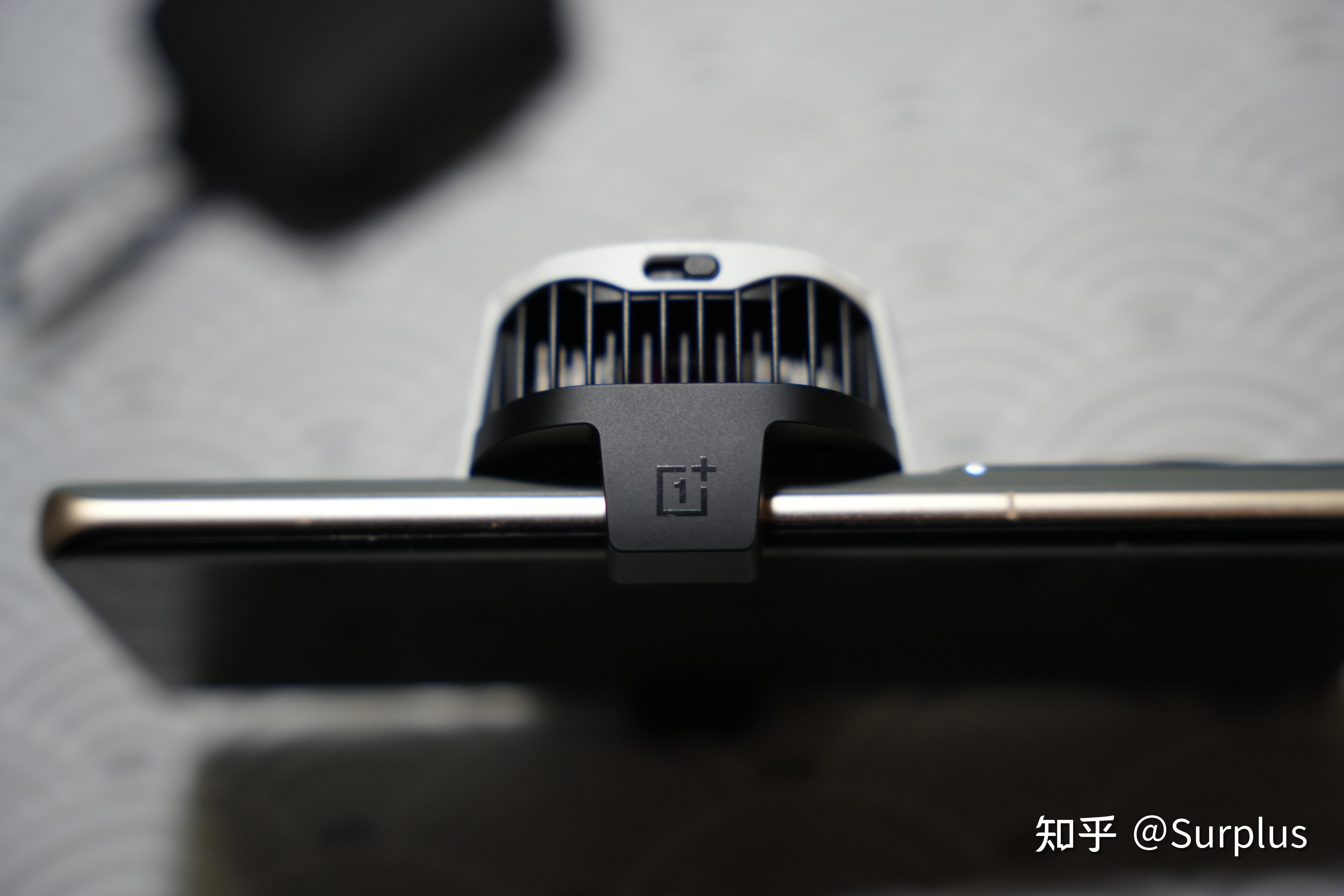 一加27W冰点散热背夹测评 - 知乎