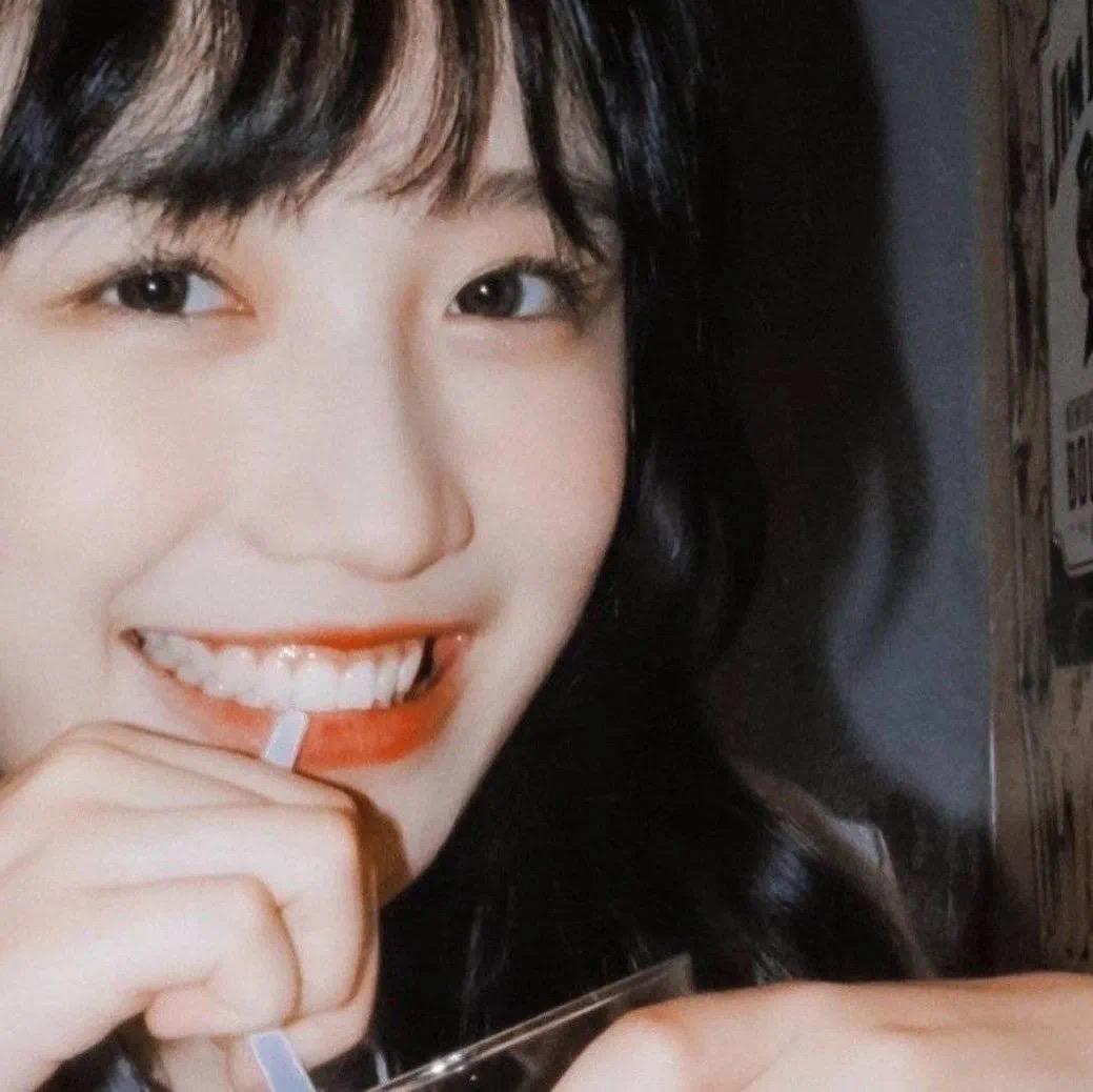 有没有那种笑的很开心的女生头像? - 知乎