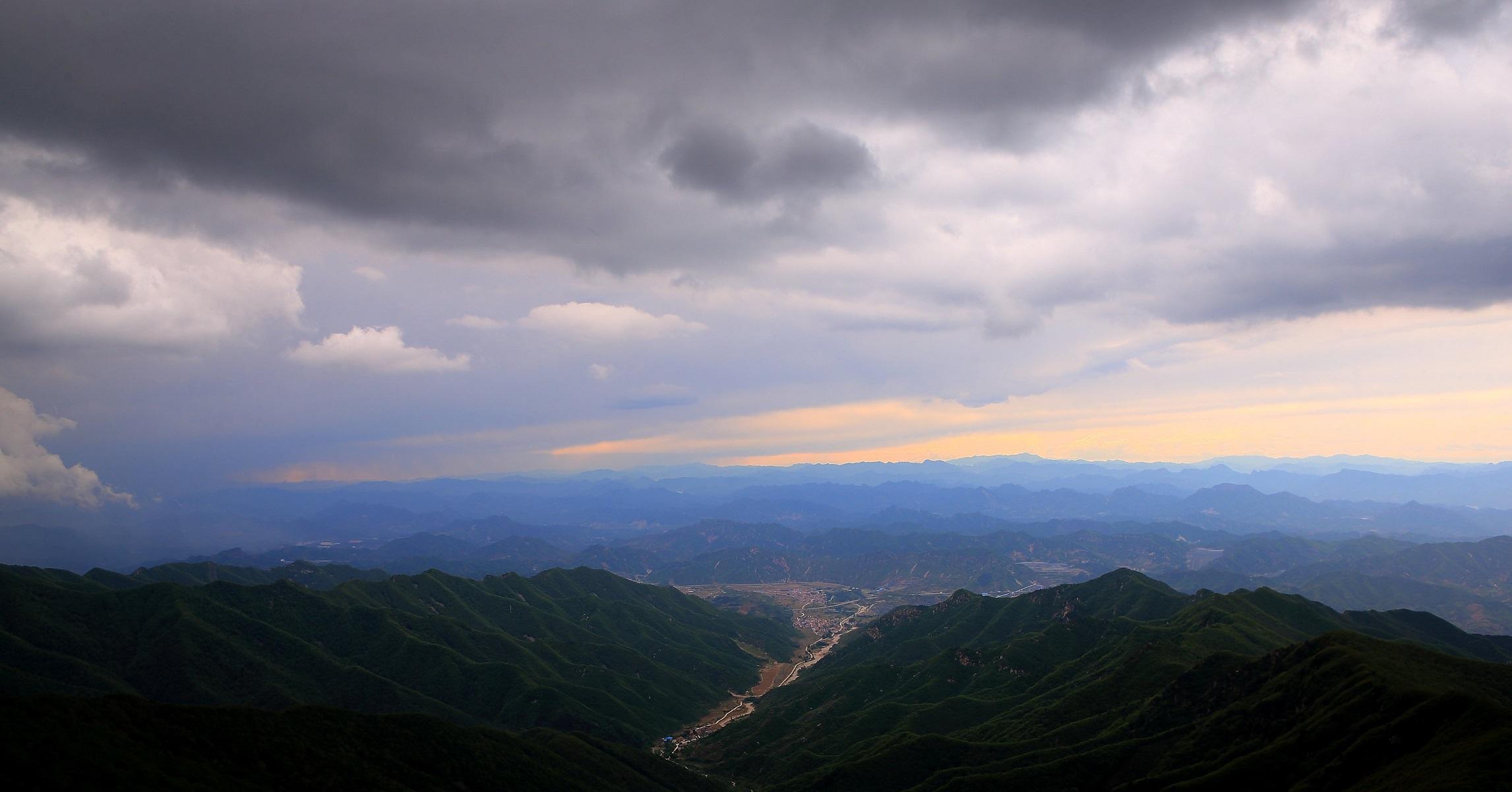 站在燕山主峰雾灵山顶海拔2118m能看到燕山山脉以外吗? - 知乎