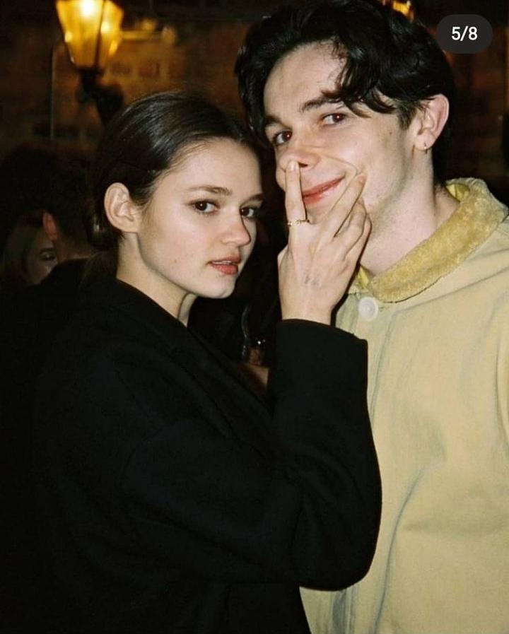 美剧韦恩里面的男主女主现实是情侣吗