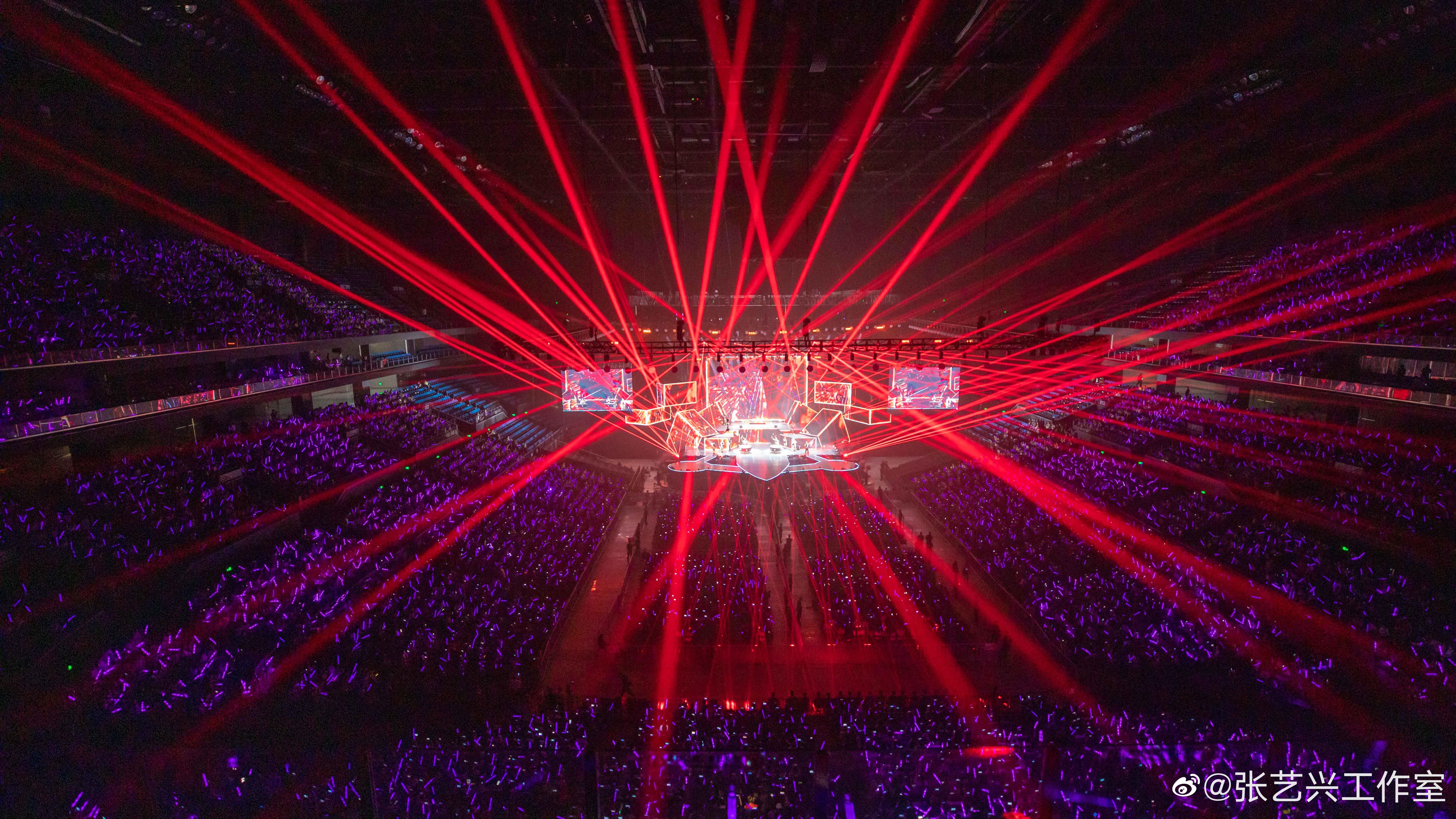 2019年张艺兴个人演唱会的沉浸式舞台有哪些特别之处