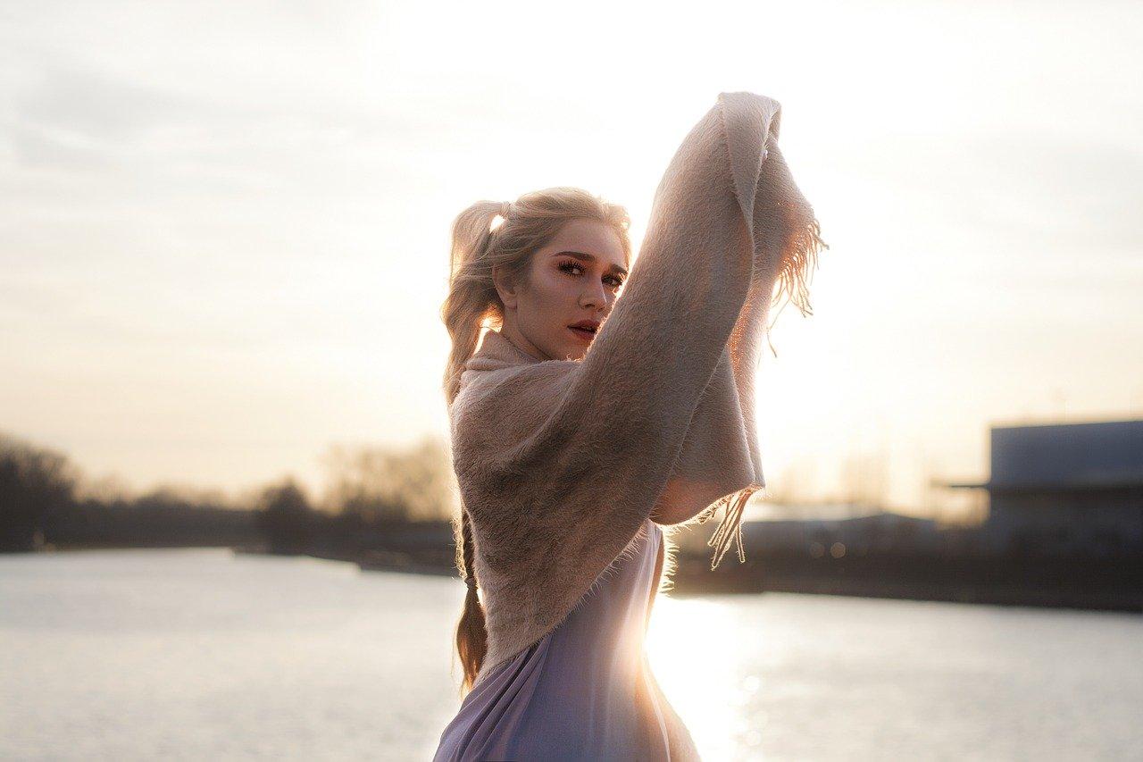 2. 性价比女泳衣