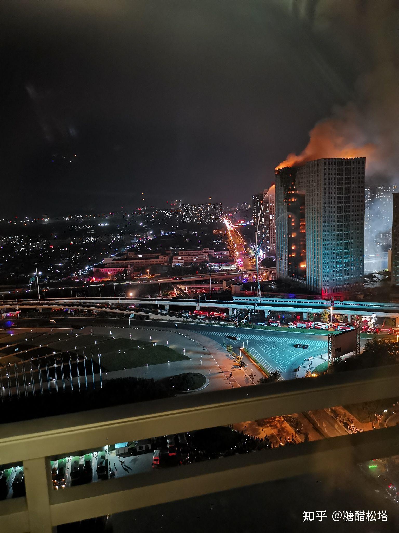 8月27日大连凯旋国际大厦失火目前现场情况如何