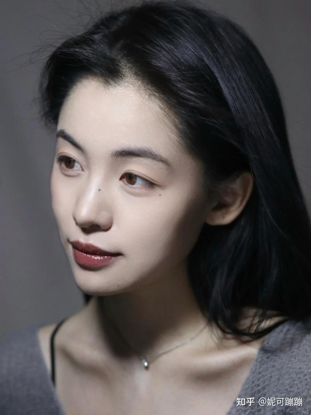 美得毫不费力的伪素颜丨淡颜清冷妆 - 知乎