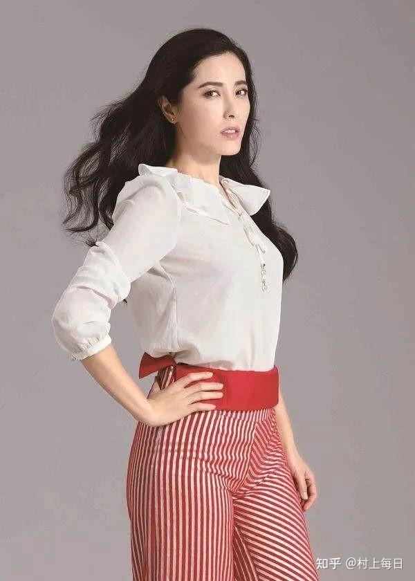 如何评价曾黎的长相