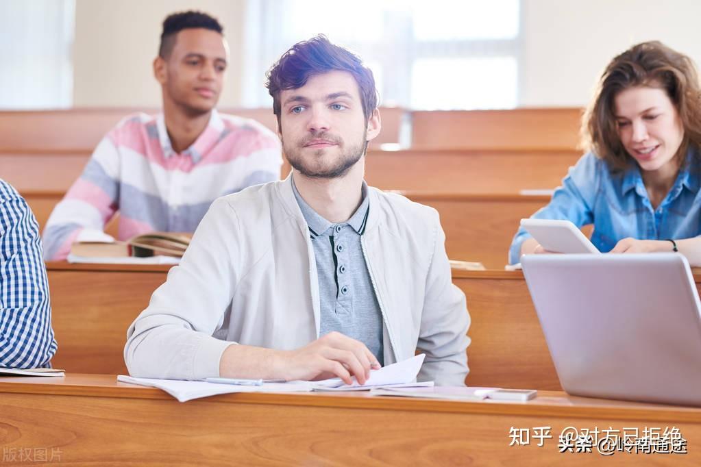 大学里哪些老师的收入水平较高 大学教什么的老师最有钱详情分析