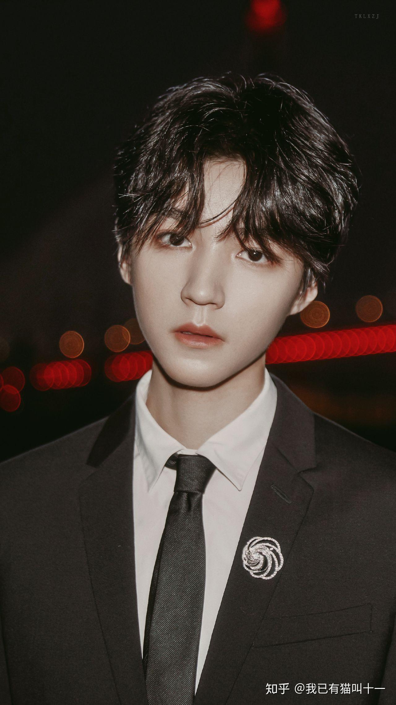 王俊凯近期的亮相越发惊艳在造型上是哪块地方在点睛