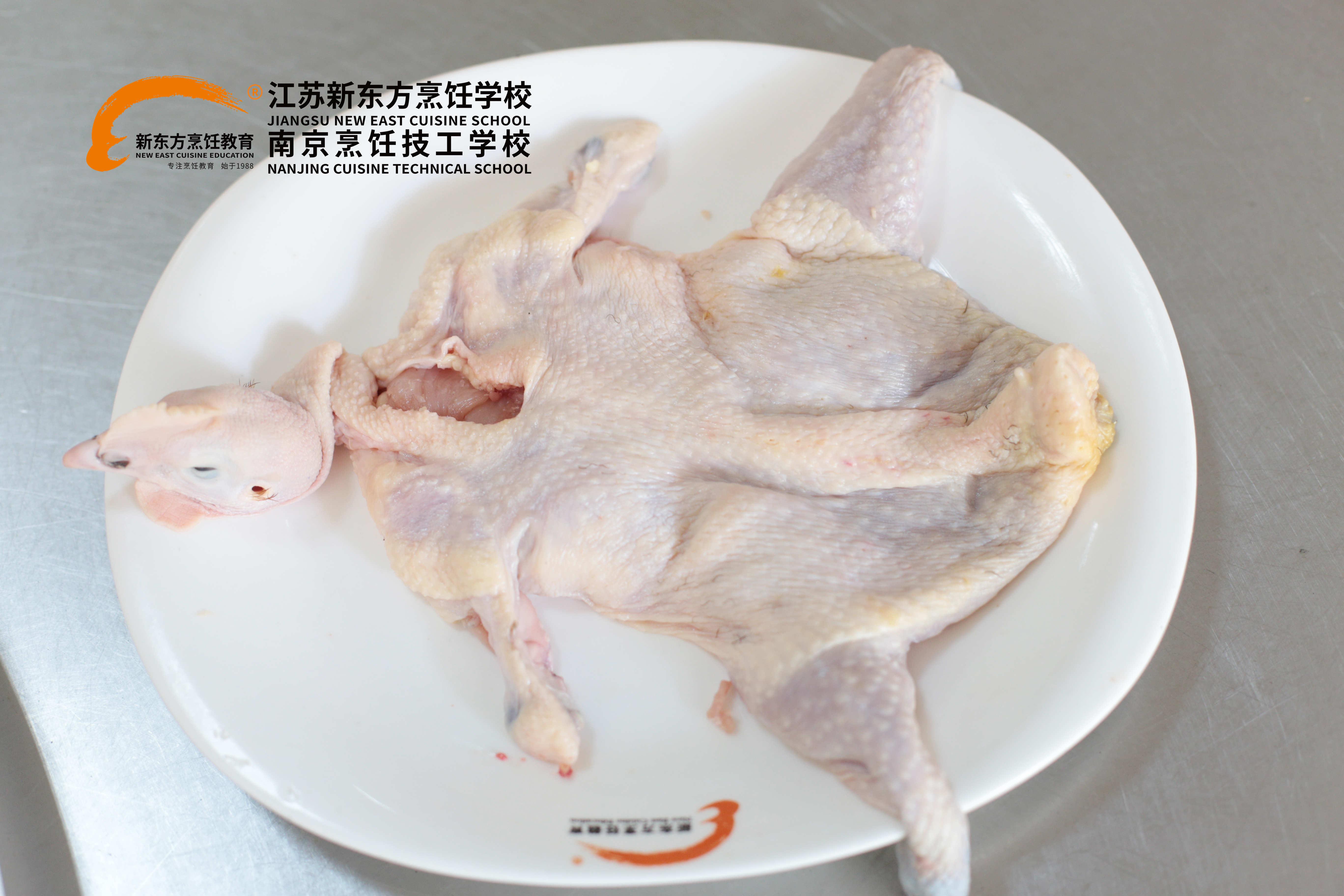 有哪些整鸡脱骨的方法?