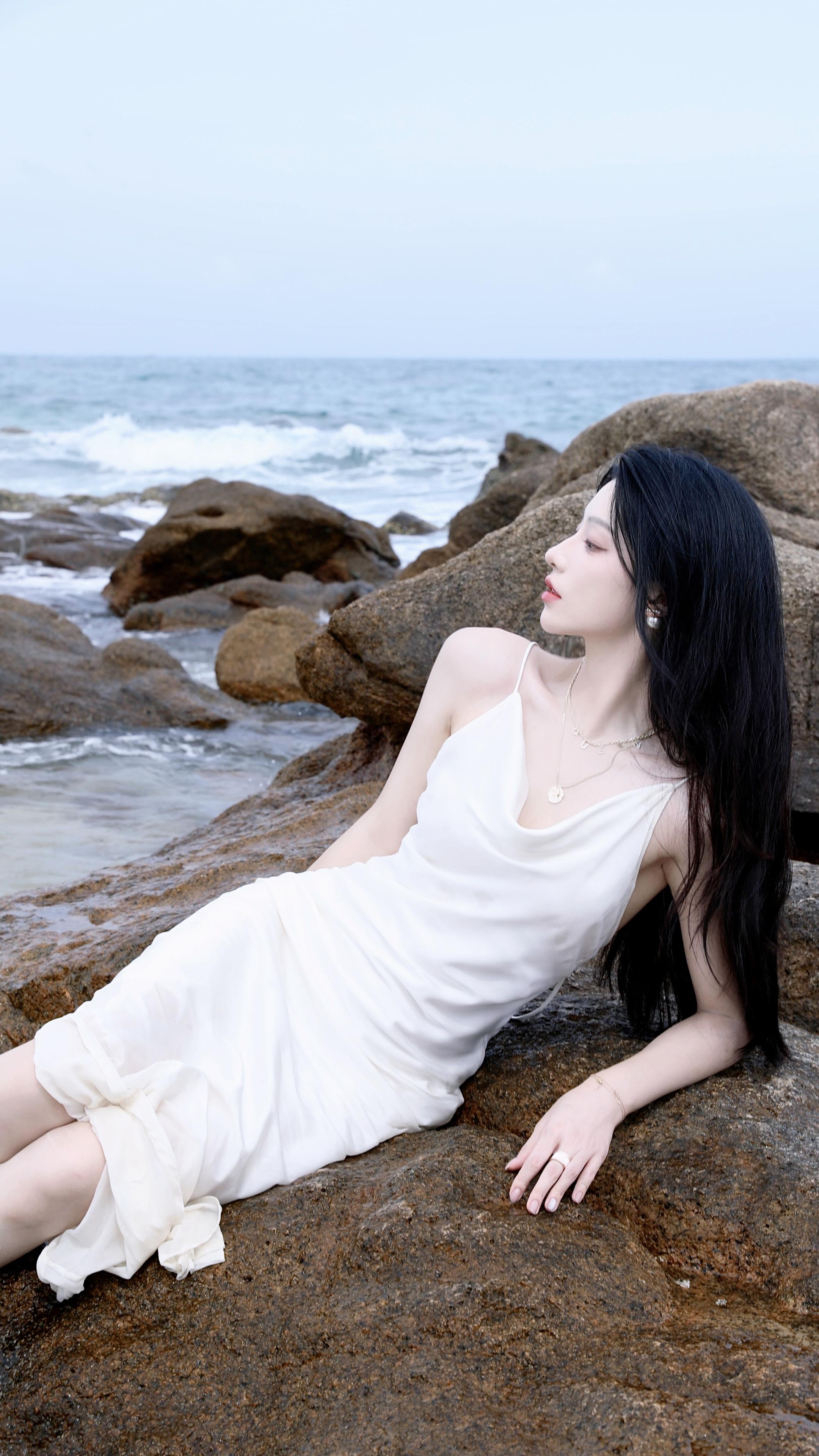 你保存过哪些特别好看的美女壁纸? - 知乎