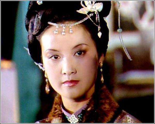 王熙凤协理宁国府的背后,潜藏着汹涌的暗流,以及她的命运悲剧 - 知乎
