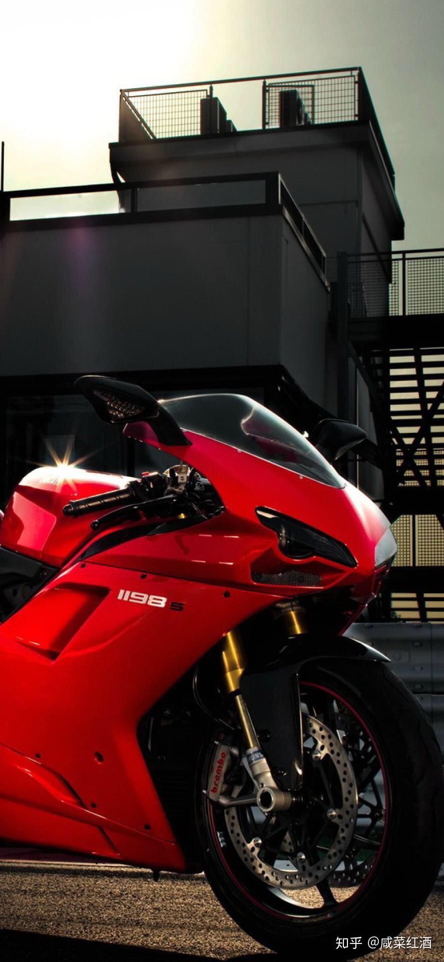 有哪些可以用来做壁纸的重机车图片.