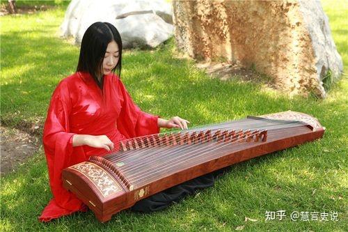 漫谈唐诗中独特的古筝艺术,“轻打银筝坠燕泥,断丝高娟画楼西” - 知乎
