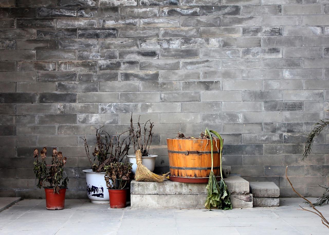 窗户对墙角怎么办