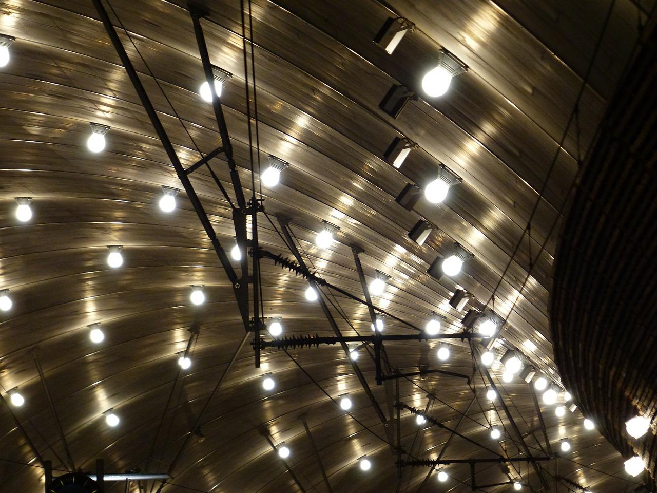 卧室灯光如何搭配