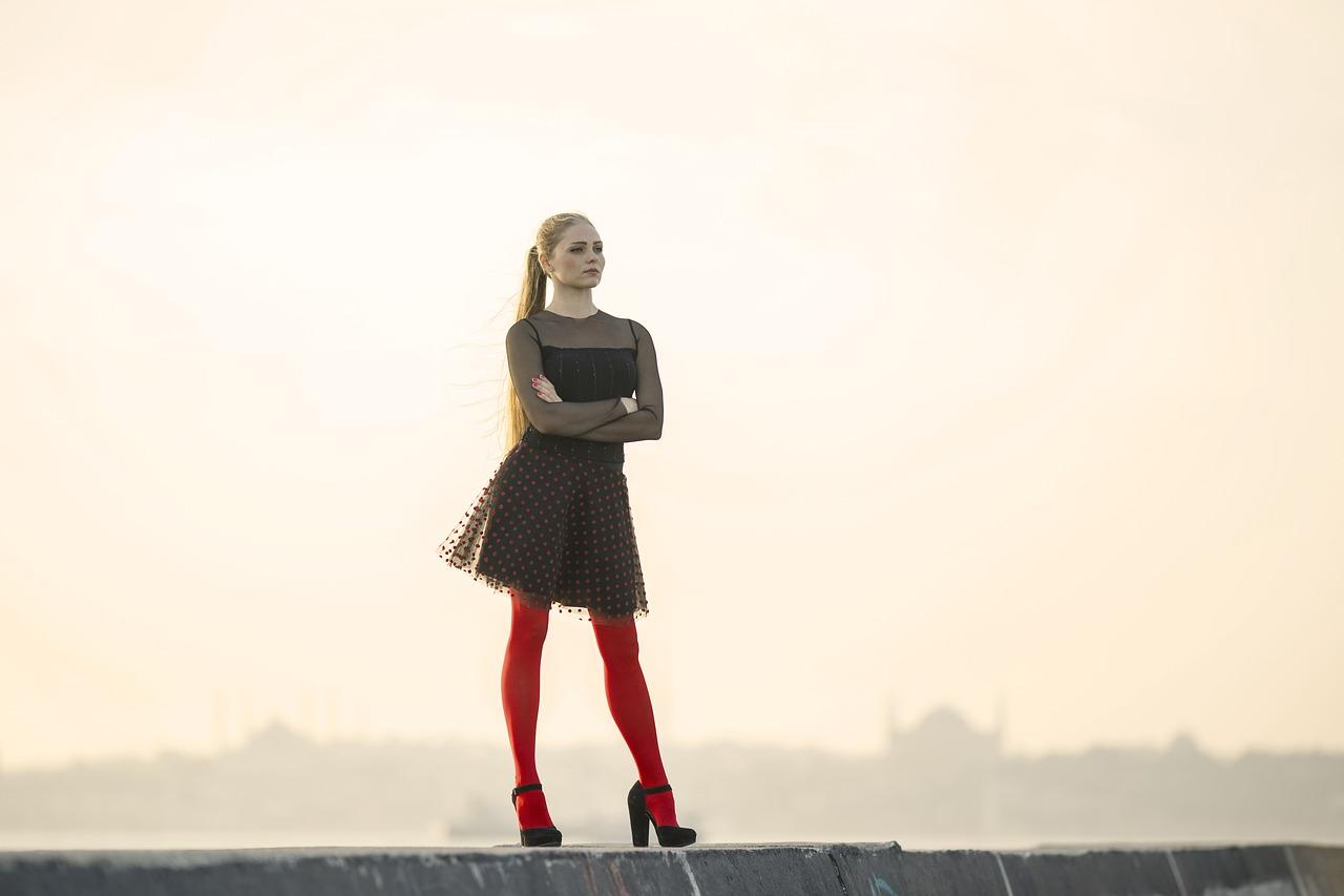 中长款配什么裤子好看