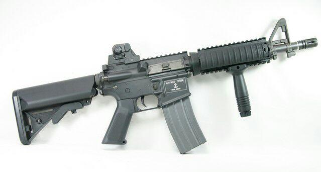 csgo中为何要虚构m4a4步枪