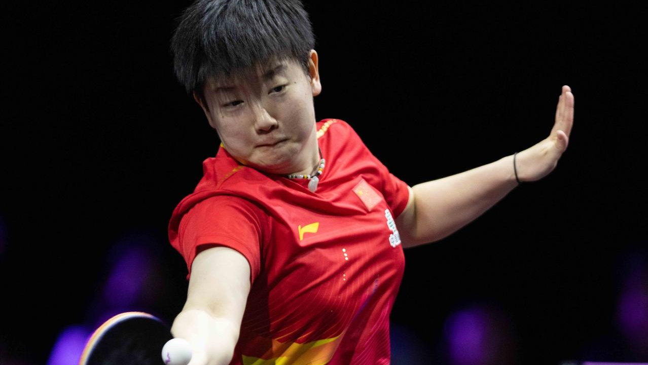 孙颖莎4-0完胜!王艺迪全场状态低迷,香港总决赛女单一轮游 - 知乎