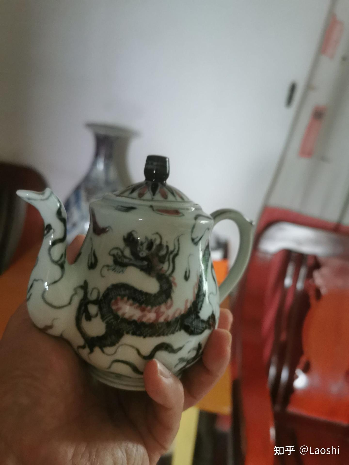 知乎 大明建文年制釉里红青花海水龙纹把壶赏析- 古美術大田 ——大明洪武
