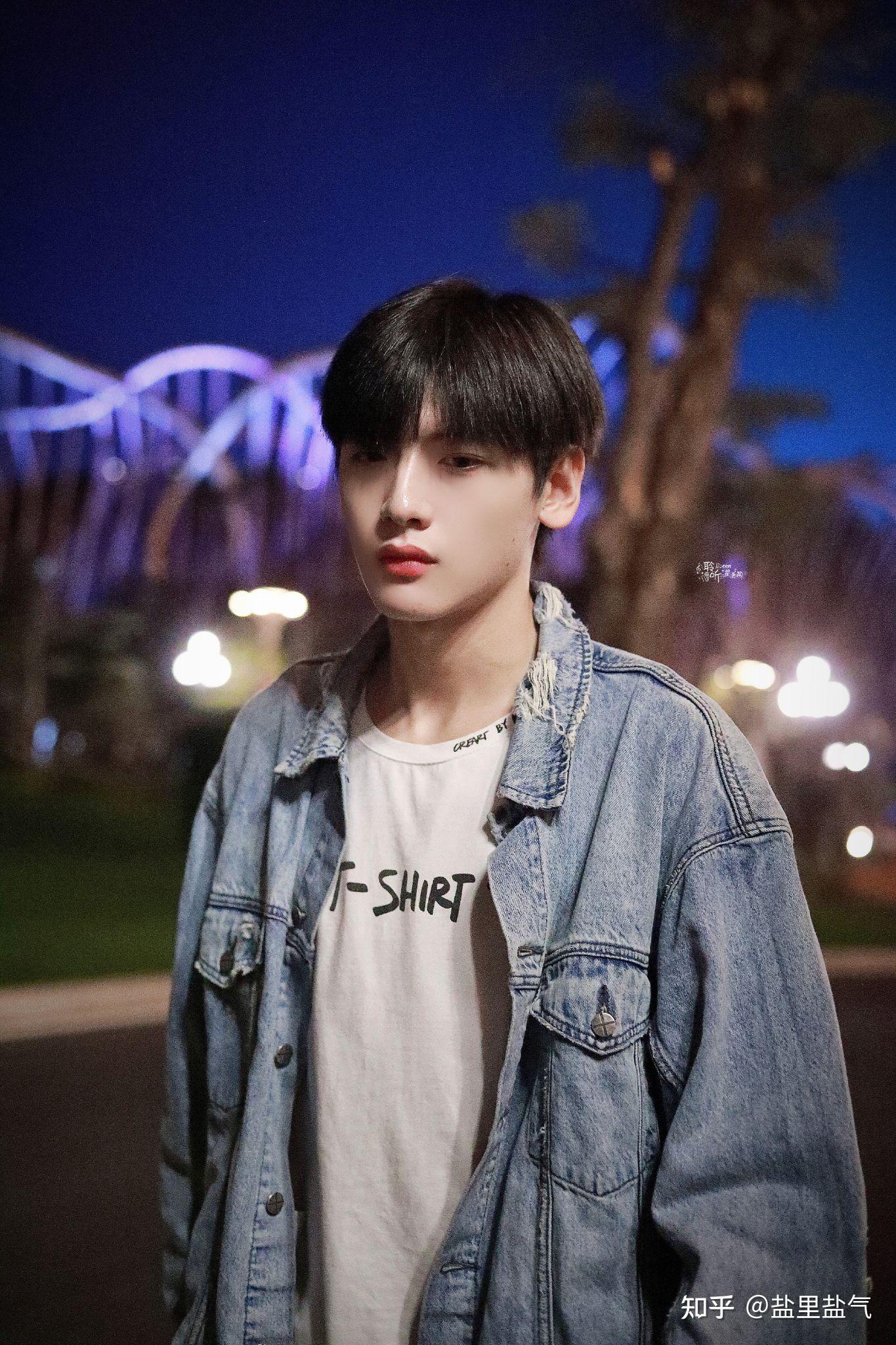 翟潇闻的颜值在r1se排第几? - 知乎