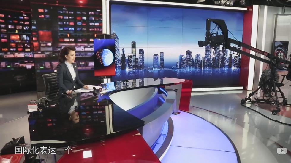 新闻联播播音主持背景为什么是演播室内景