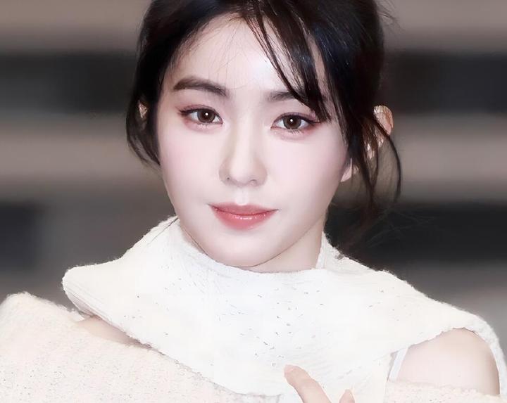 irene裴珠泫在机场粉丝围堵中受伤网友忘了梨泰院事件吗