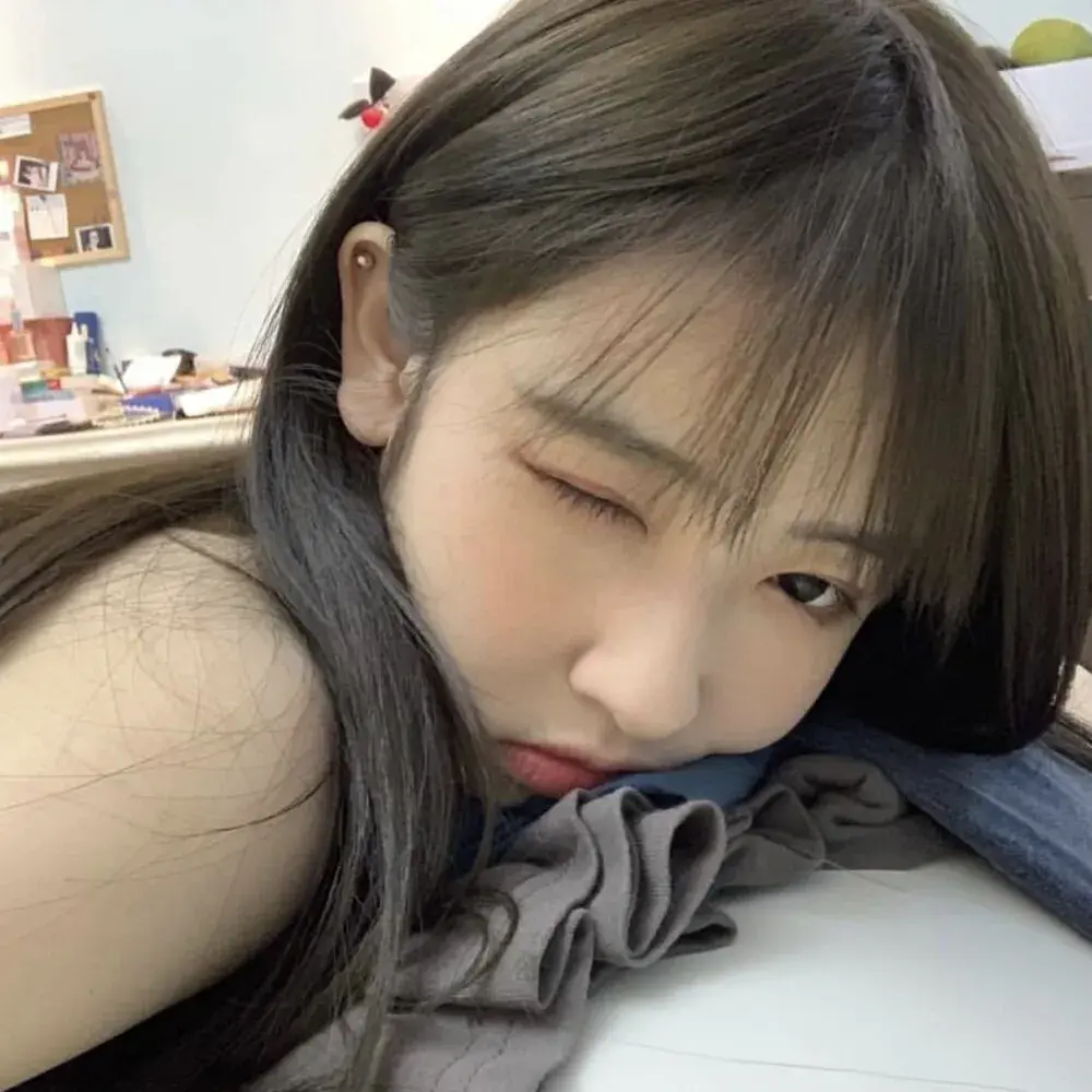 有哪些看上去干净温柔的女生头像?