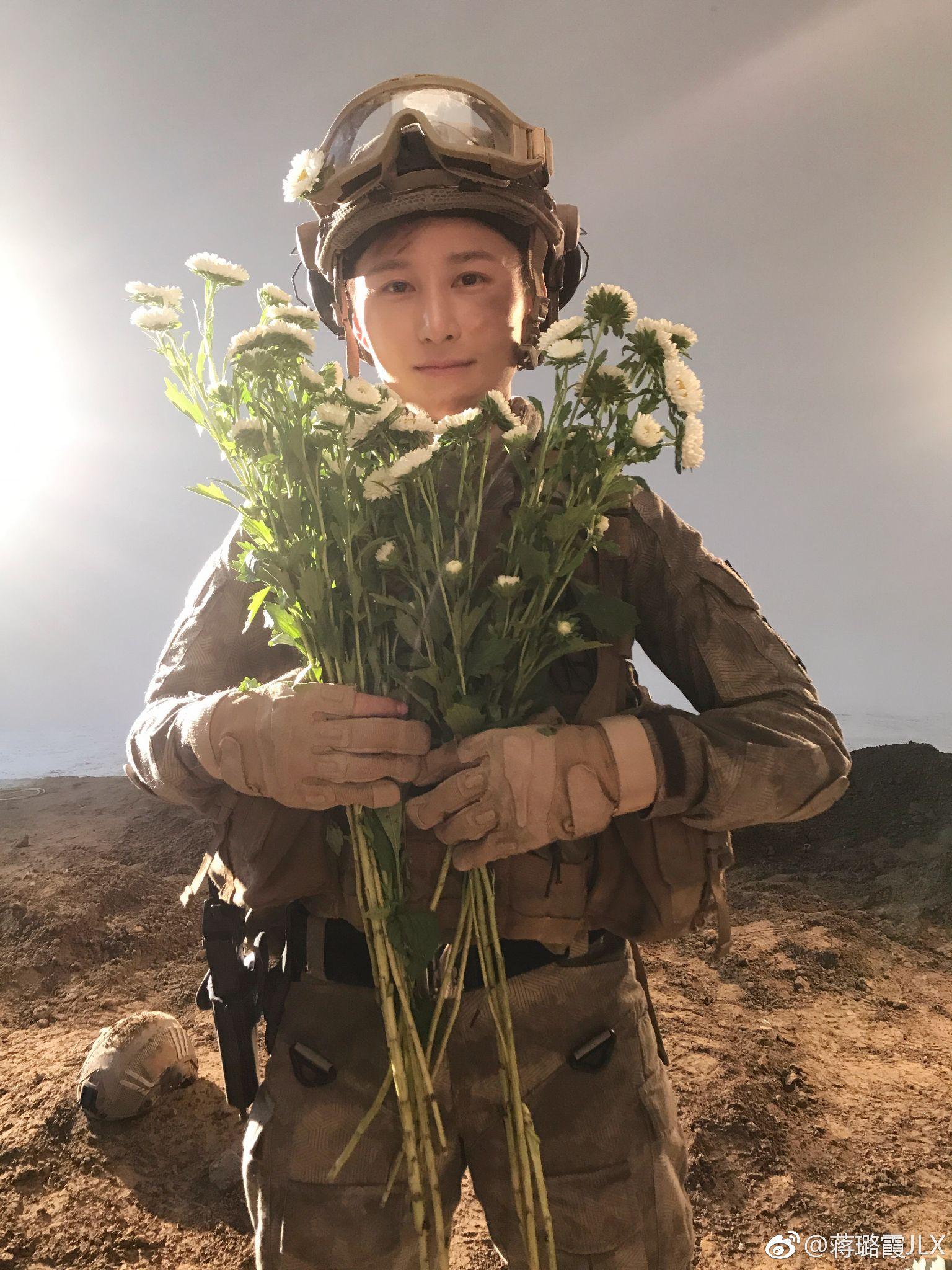 如何评价红海行动女主角佟莉扮演者蒋璐霞的演技