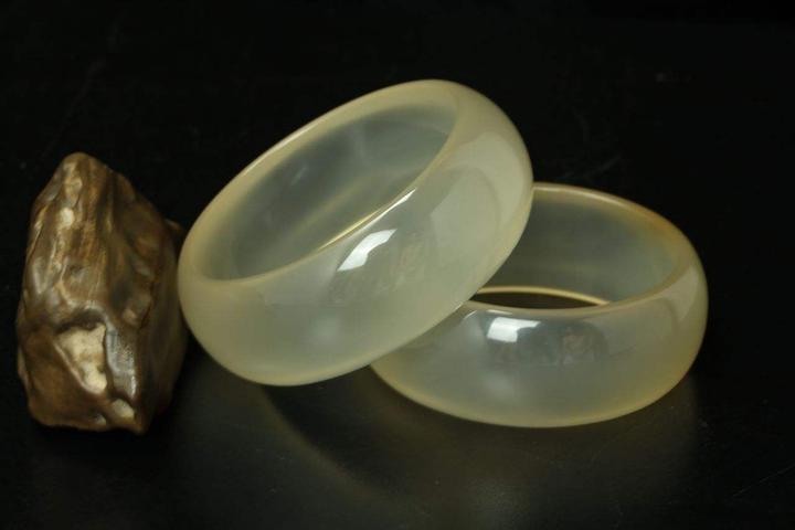 350万一块小玉髓?比羊脂玉还贵!凭什么?