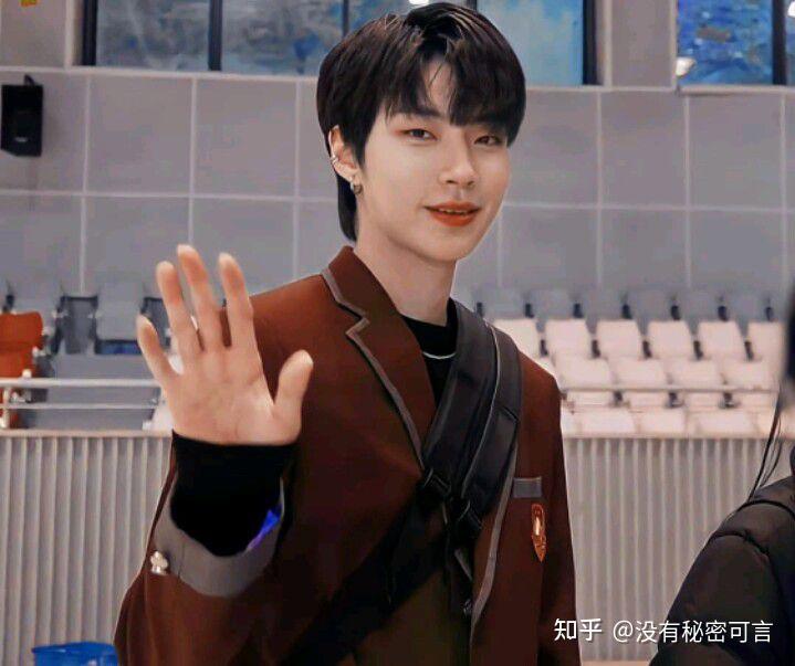 女生降临男二黄寅烨是整容了吗