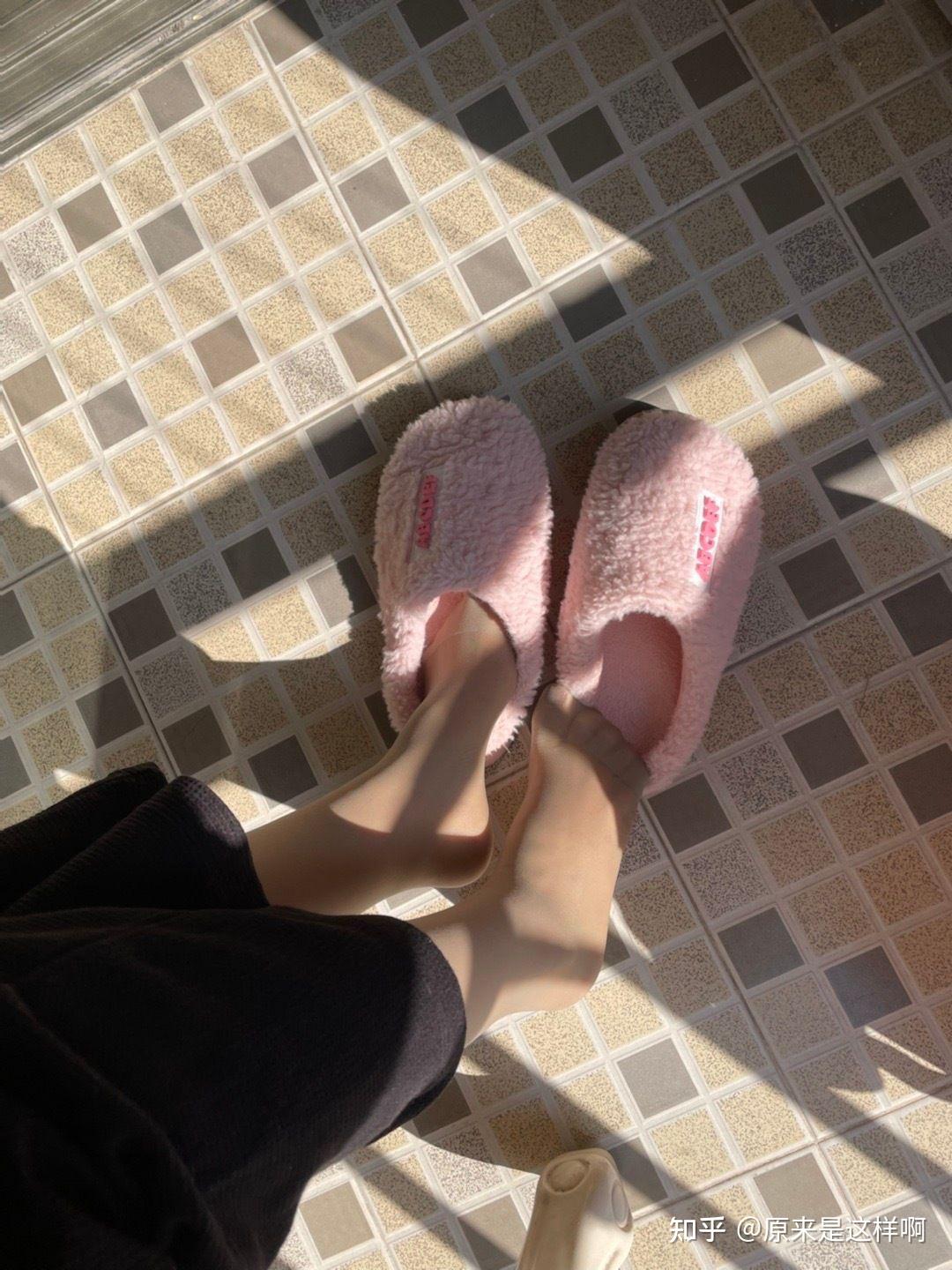 穿拖鞋还穿袜子好看嘛