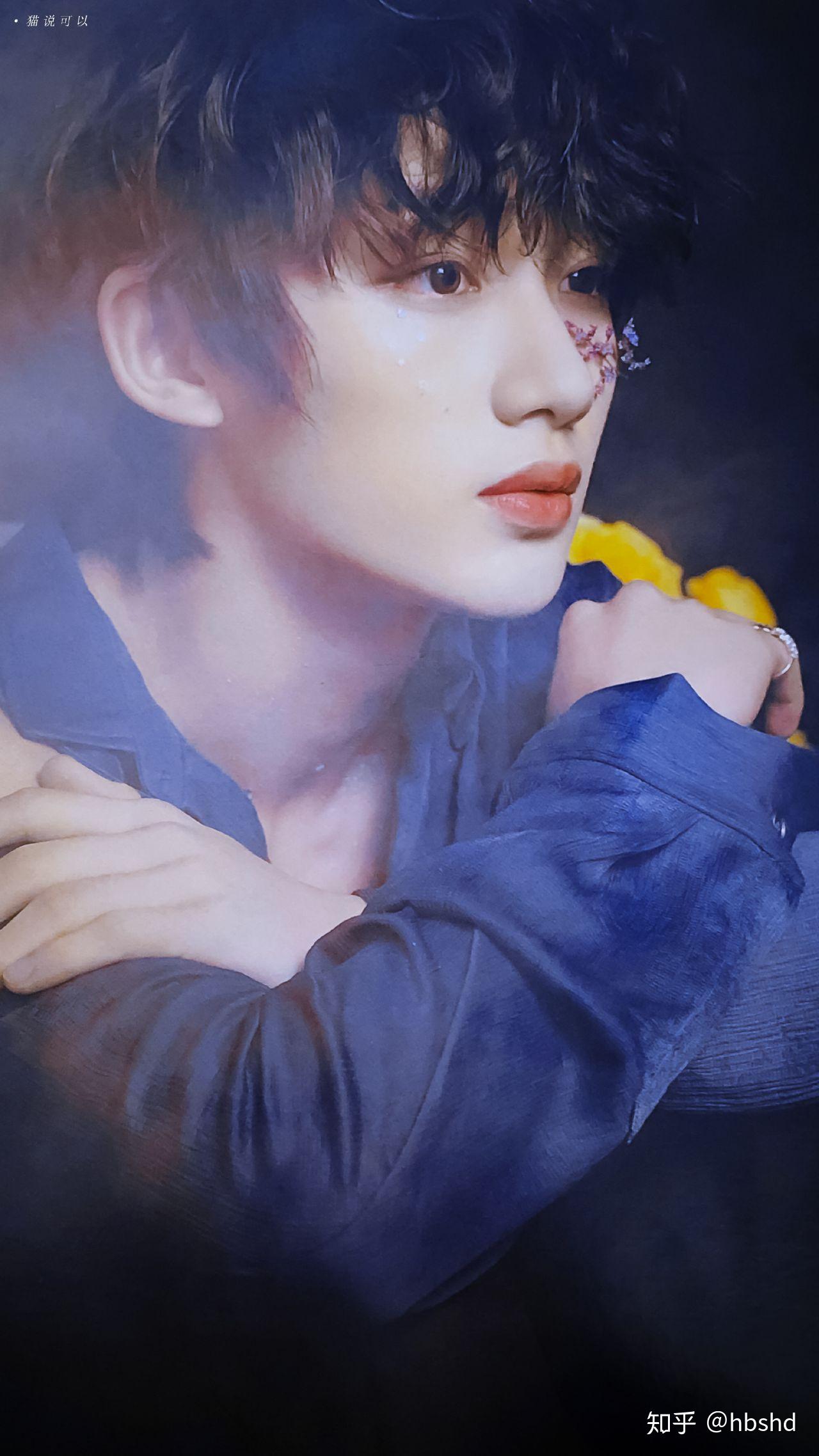 可以给我安利一些丁程鑫绝美照片吗