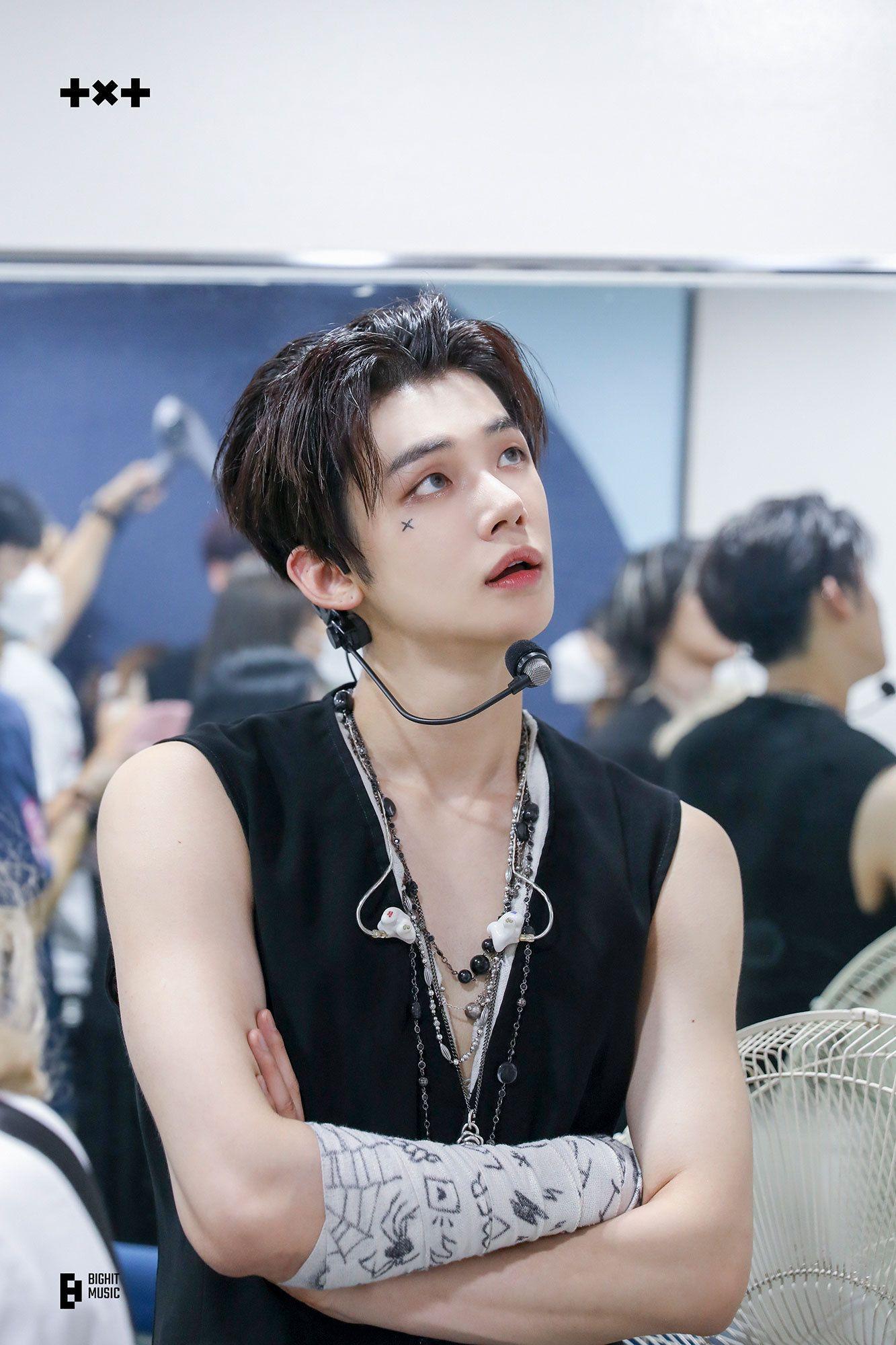 求大家有没有txt崔然竣的美图啊