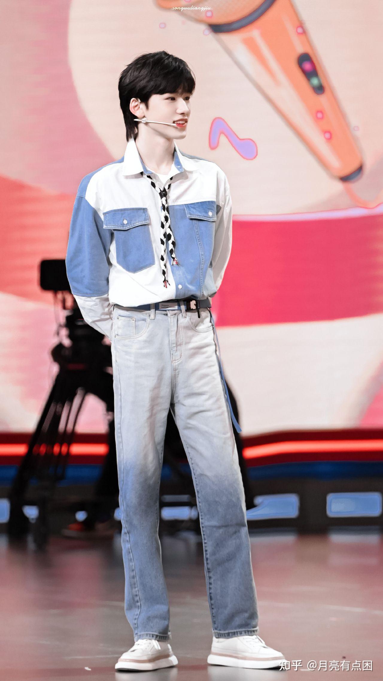 想要宋亚轩的全身照!最好的是在练习室里的,有吗? - 知乎