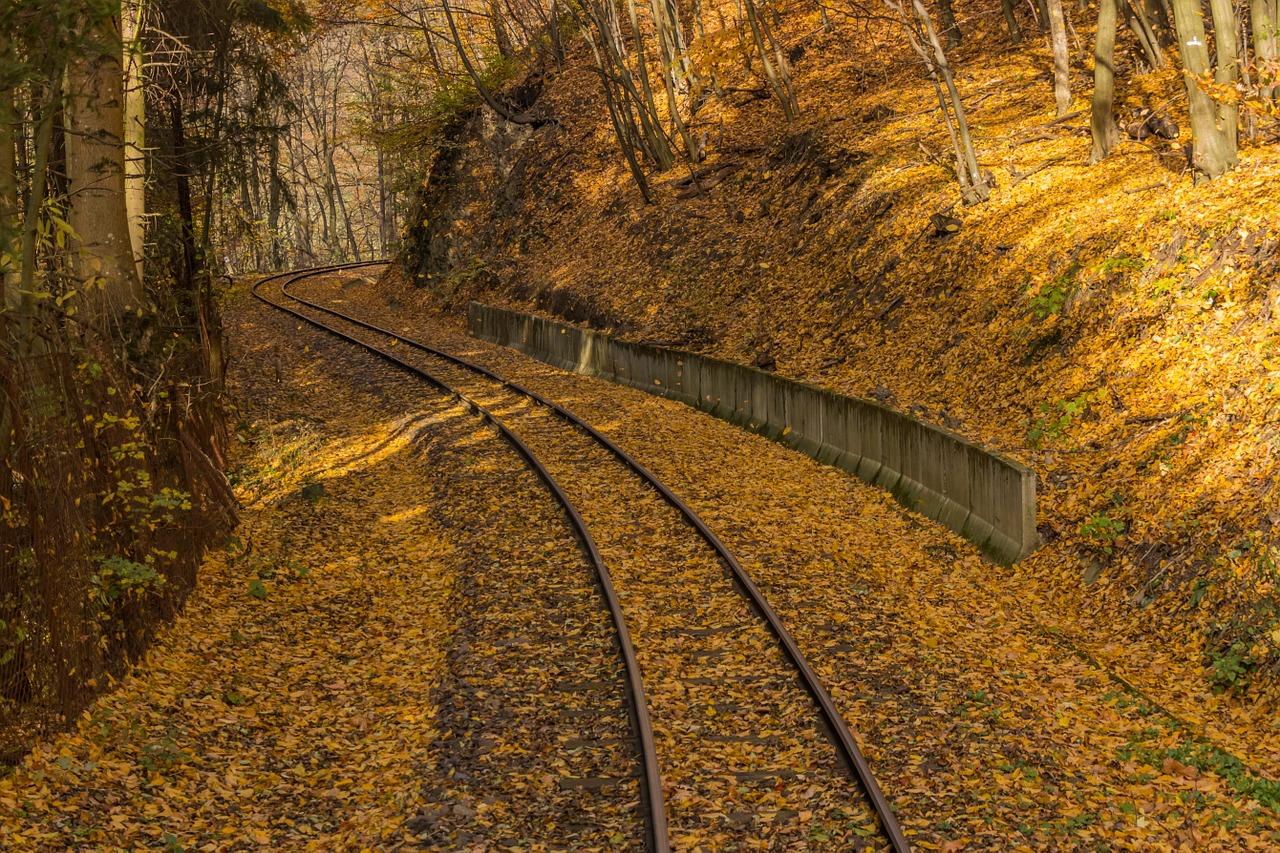 滑轨窗帘如何安装