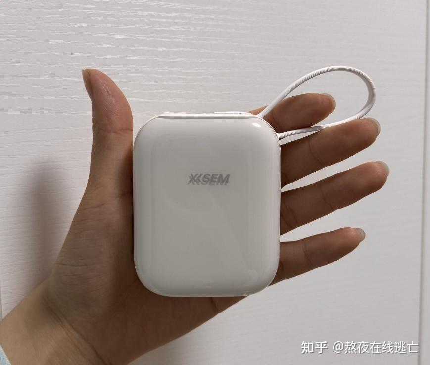充电宝新国标出台后,半固态充电宝到底是不是智商税?聊聊西圣 PB-S 真实体验