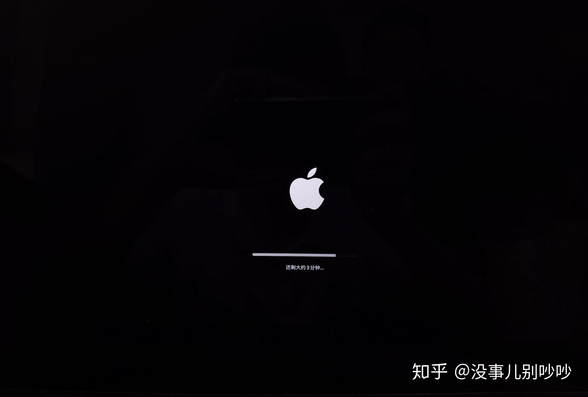 macbook一开机就出现黑屏加闪烁的问好文件夹