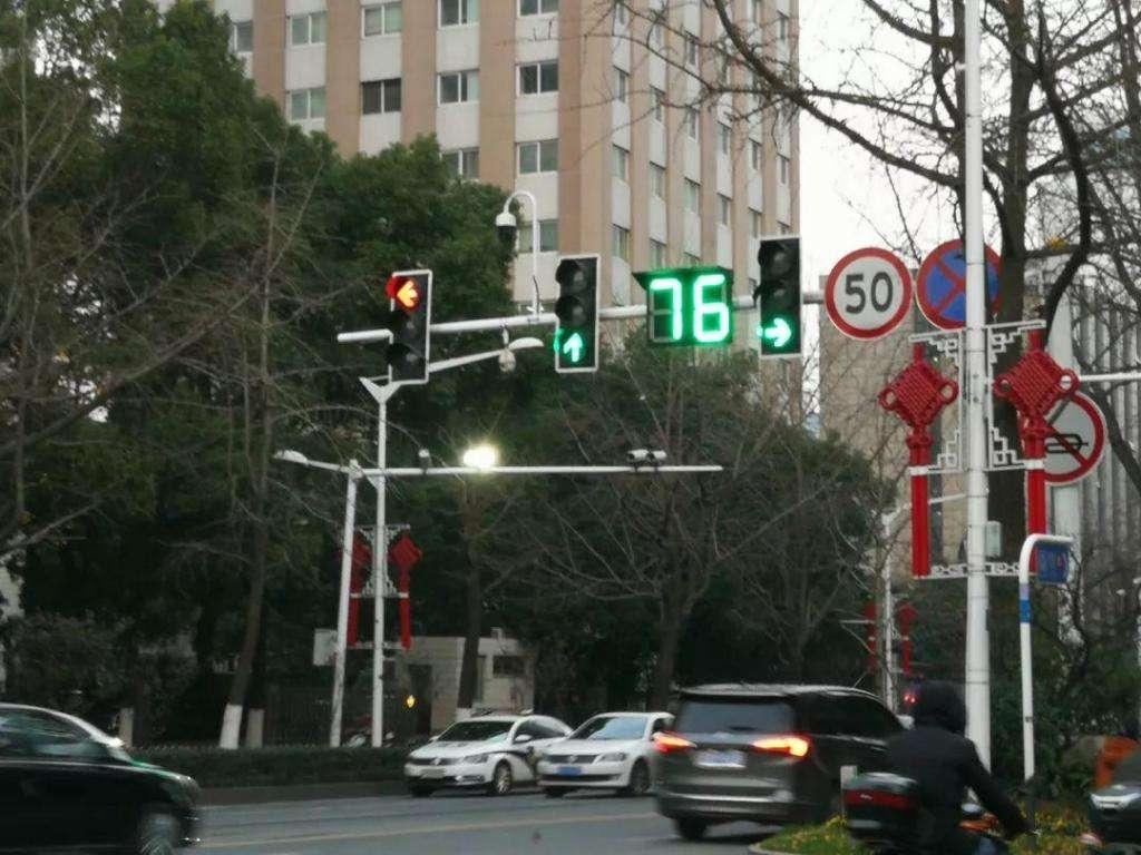 红绿灯倒计时的设计落后了吗