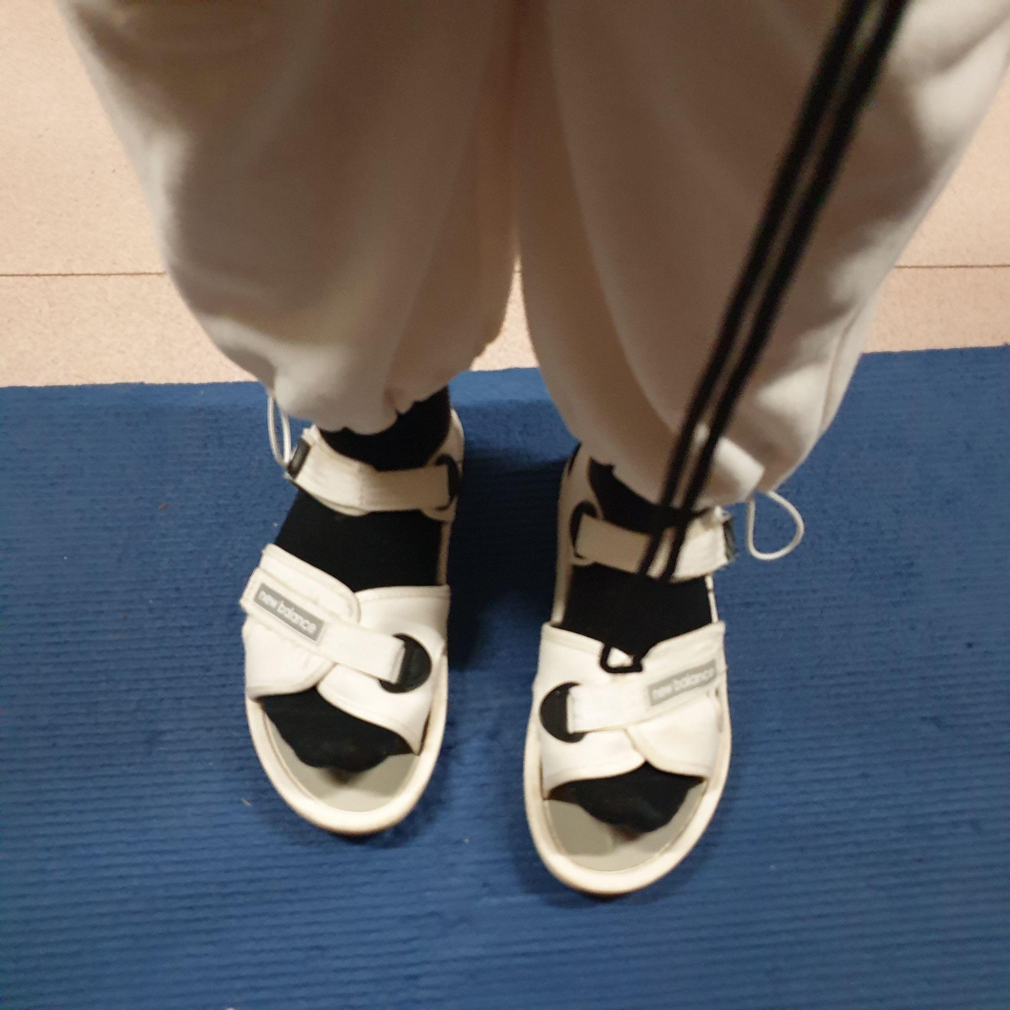 穿凉鞋的时候穿袜子是什么心理? - 知乎