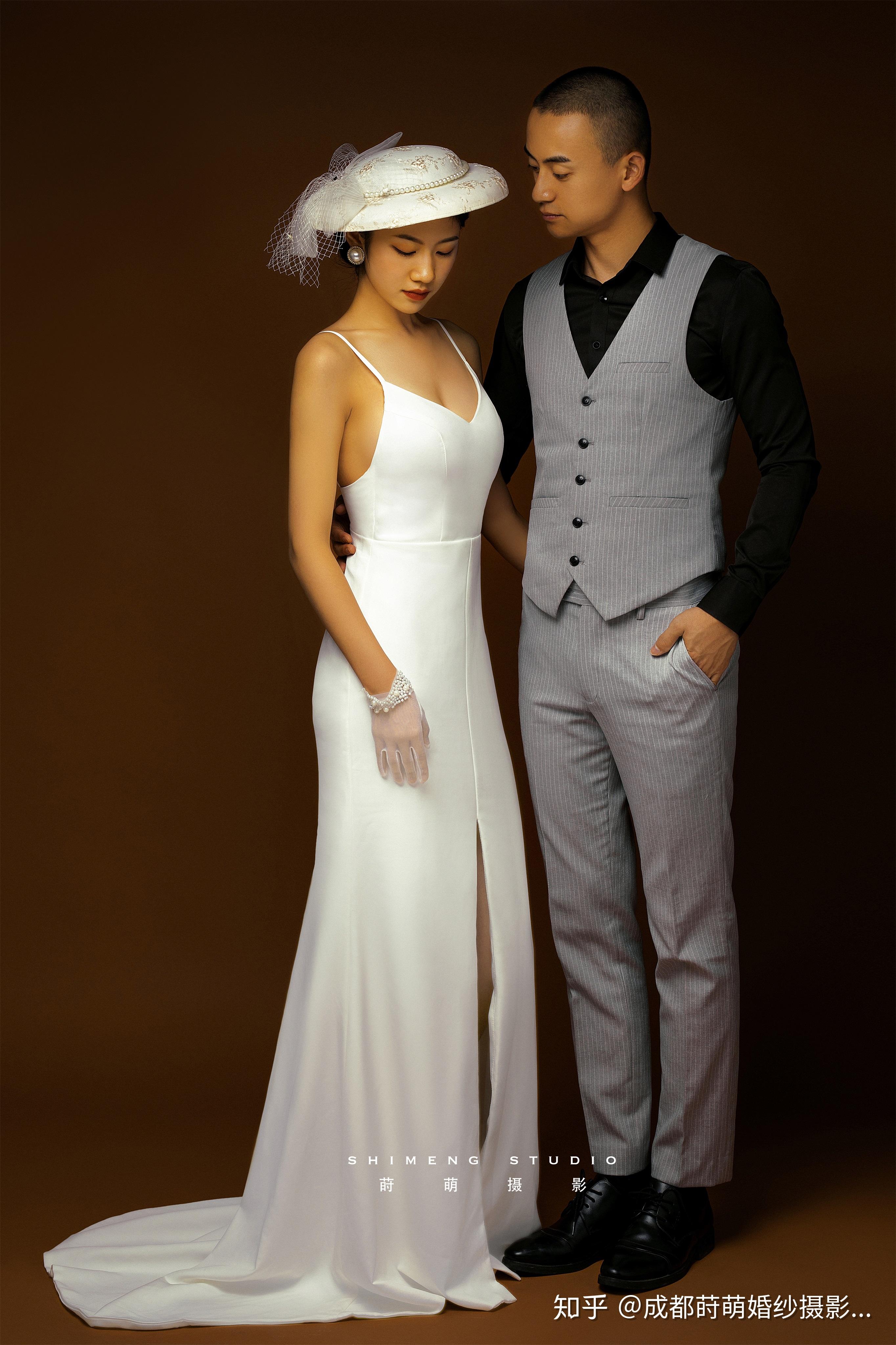 婚纱照拍什么颜色的衣服比较好看? - 知乎